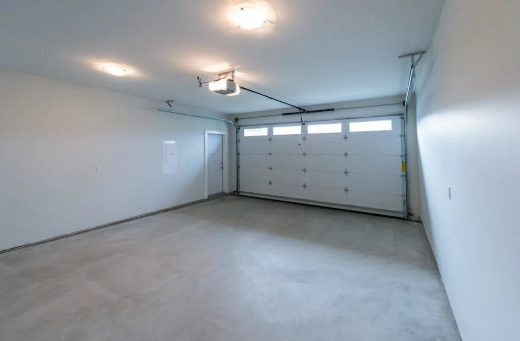 Silent garage door
